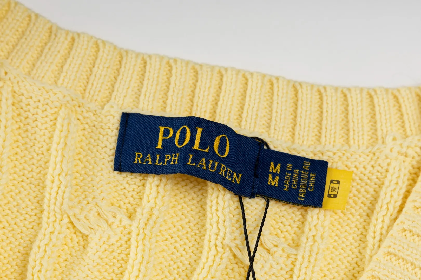 P176 #R82 Ralph Lauren Small Label Cable V Neck Vest Sleeveless Twist Sweater Women's Top Size: XS S M L Color: White Yellow Light Blue Pink Khaki Gray Navy Black Classic Cotton Yarn 100% White Cotton High Quality Classic Style Has Always Been Popular! The workmanship details are very good! Wearing a vest with a shirt is always the standard, with classic brand embroidery on the chest! All major stars have the same style! Best for couples. High quality goods! Xinjiang cotton micro-elastic and smooth fabric has excellent quality. Pure cotton is soft and skin-friendly. Length: 60/61/63/65 Bust: 44/46/49/52 Shoulder width: 36/37.5/39/41
